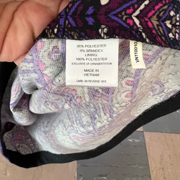 New York & Company black and paisley keyhole dress. - Picture 5 of 6